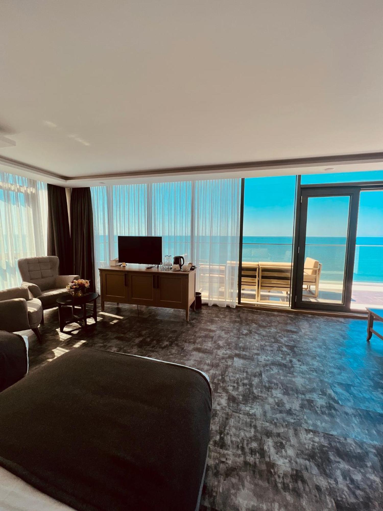 ホテル Batumi View Luxury エクステリア 写真