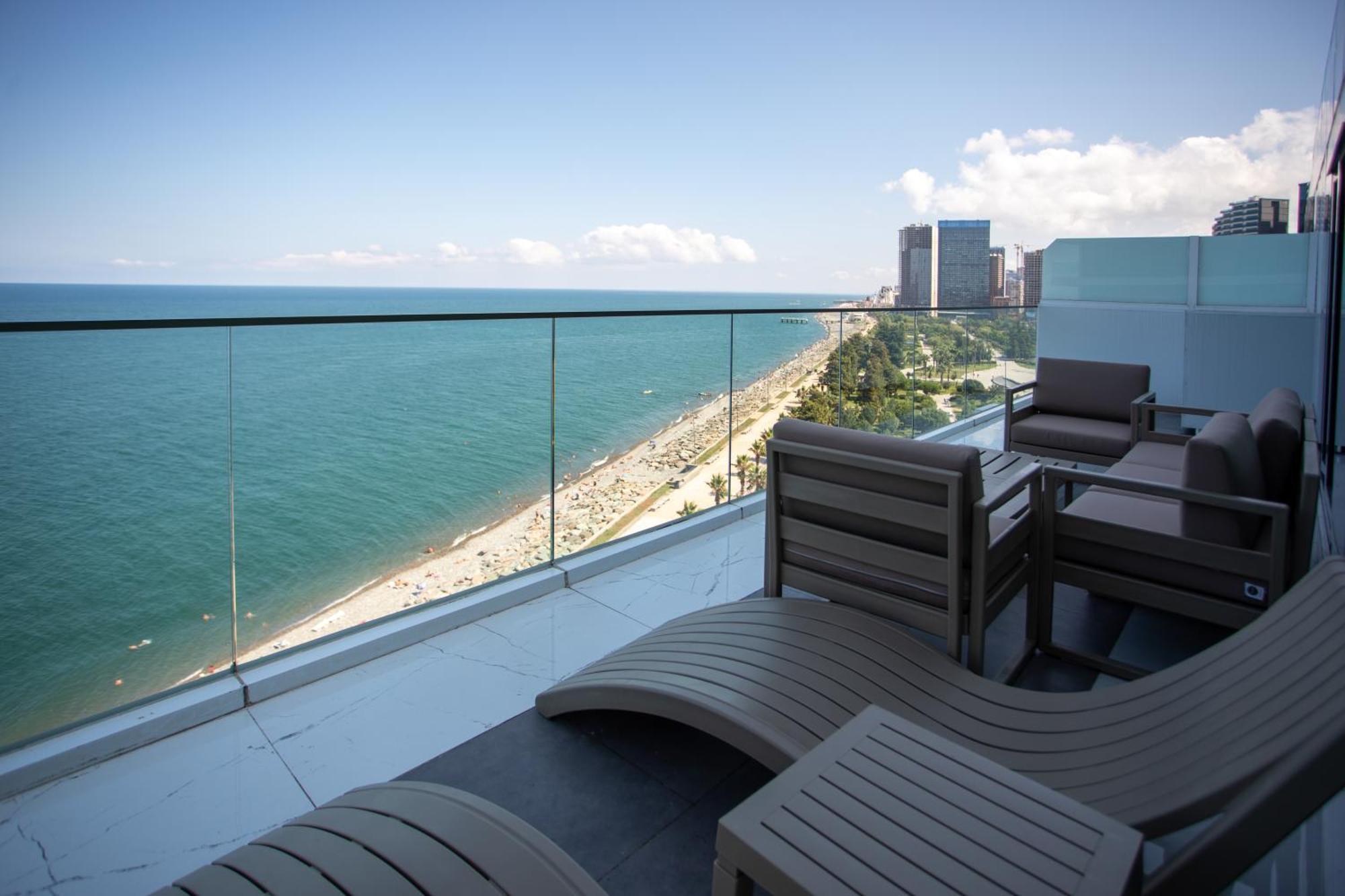 ホテル Batumi View Luxury エクステリア 写真