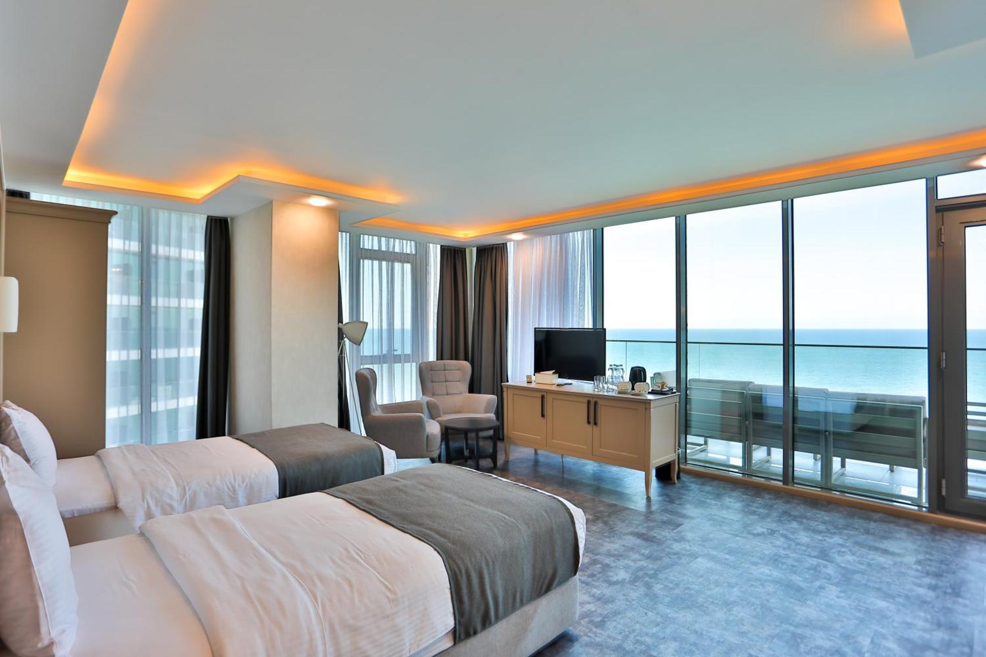 ホテル Batumi View Luxury エクステリア 写真