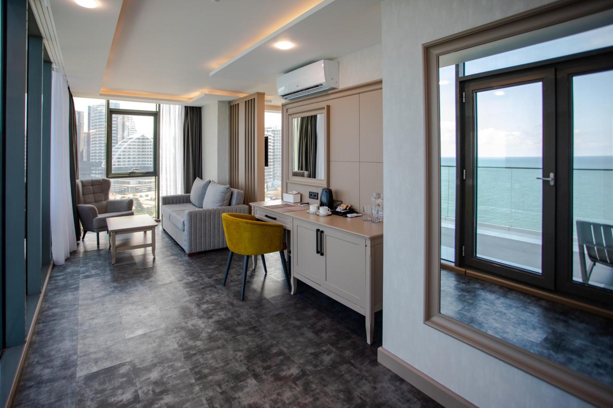 ホテル Batumi View Luxury エクステリア 写真